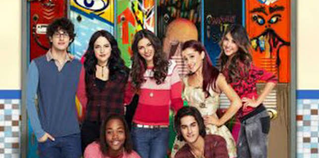 21:56: Victorious (T2): Ep.1 Beck cae por Tori | Nickelodeon | 3/18 2026