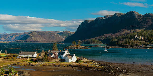 3:00 AM: World's Most Scenic Railway Journeys (S6 E1) (S6) | Channel 5 | 1/12 2026