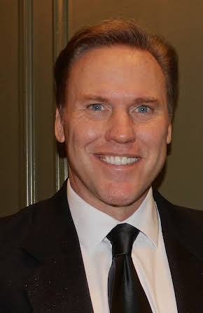 Carlton Caudle as Bob N. Weave