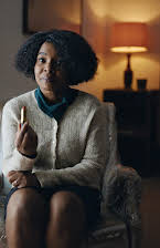 Nadine Marshall como 