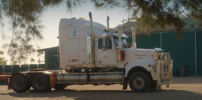 2:00 PM: Aussie Road Train Truckers (S1 E2) (S1) | Dave | 11/14 2025