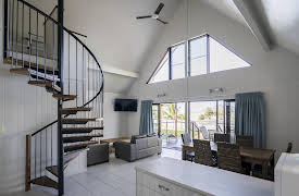 House Hunters International: Volume 7, Season 152: Going for Love in Cardwell