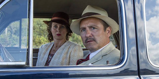 17:00: Seaside Hotel (S08/E04) | One | 2/15 2026