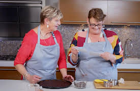 Bake and Make Up: Season 1: Kendria and Leslie