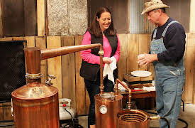 Moonshiners: Master Distiller Season 1: Moonshine of Mexico