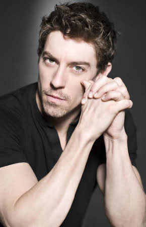 Adrián Lastra as 
