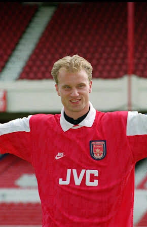 Dennis Bergkamp as 