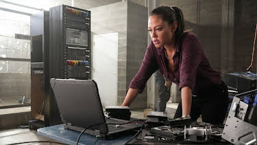 08:10: NCIS: Hawai'i (S3 E1) (S3) | TV3 | 4/15 2026