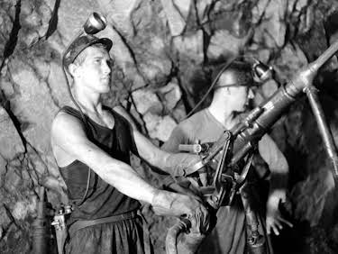 22:30: Tödliches Erbe der DDR - Deutsches Uran für Moskaus Bomben | ZDFinfo | 9/19 2026