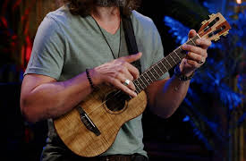 How to Play the Ukulele: Strumming Techniques for Ukulele