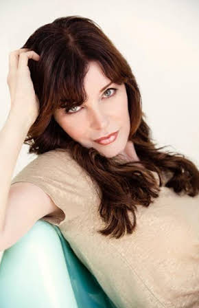 Jayne Heitmeyer as 