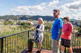 House Hunters International: Volume 7, Season 152: Tattoos and No Shoes in Whangarei