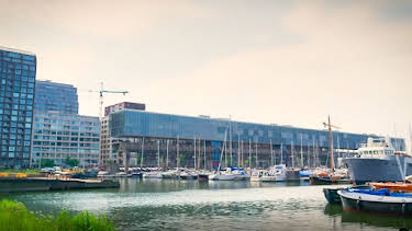 7:00 PM: Rob Bell's Engineering Reborn (S1 E3) (S1) | 5 Select | 2/6 2026