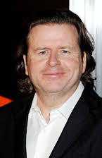 Simon West como Director