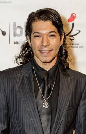 Renoly Santiago as 