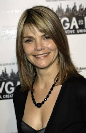 Kathryn Erbe as Tracy's Mom