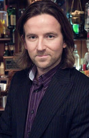 Dean Lennox Kelly as 