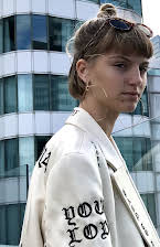 Vivelill Søgaard Holm as 