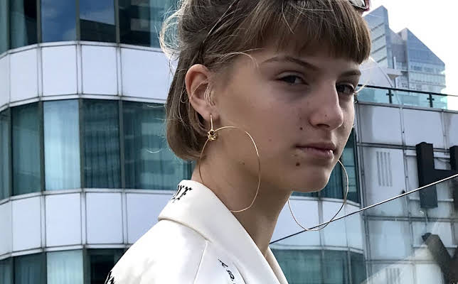 Vivelill Søgaard Holm