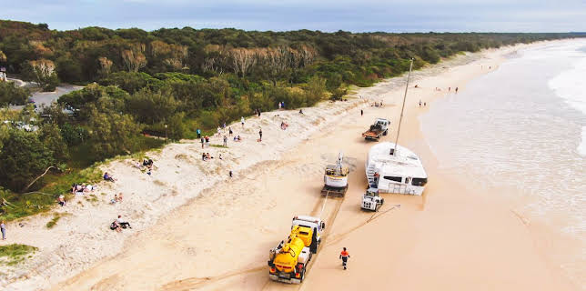 12:00 AM: Extreme Tow Truckers (S2 E3) (S2) | Paramount | 2/25 2026