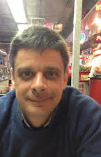 Peter Birro som Director