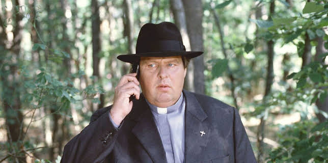 02:10: Pfarrer Braun: Ein verhexter Fall | One | 2/11 2026