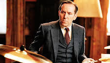 Professor T (S04/E02)