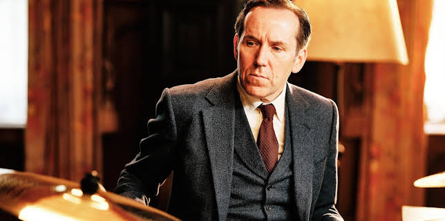 20:15: Professor T (S04/E02) | One | 2/4 2026