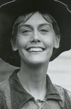 Carol Worthington as 