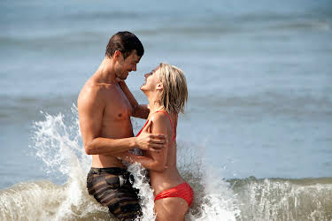 04:00: Safe Haven | Viasat Film Hits | 4/16 2026
