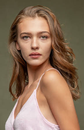 Melisa Döngel as 