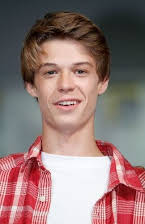 Colin Ford som 