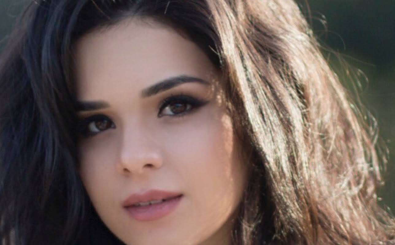 Gabriela Flores