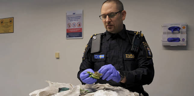 23:15: Grensevakten Sverige (S4 E12) (S4) | MAX | 12/15 2025