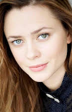 Maeve Dermody som 