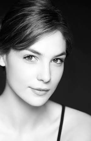 Paloma Bloyd as 