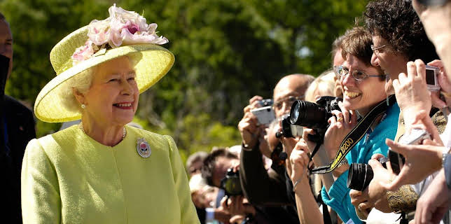 16:15: Die Queen - Schicksalsjahre einer Königin (5/6) | Das Erste | 12/17 2025