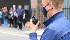 Gauner vs. Kaufhaus-Cops