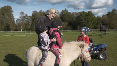 07:30: Unga Mammor (S5 E4) (S5) | TV3 | 4/19 2026