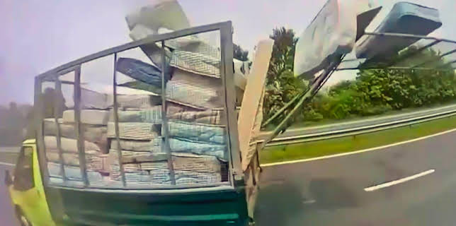 10:00 PM: Motorway: Hell on the Highway (S1 E3) (S1) | Paramount | 3/16 2026