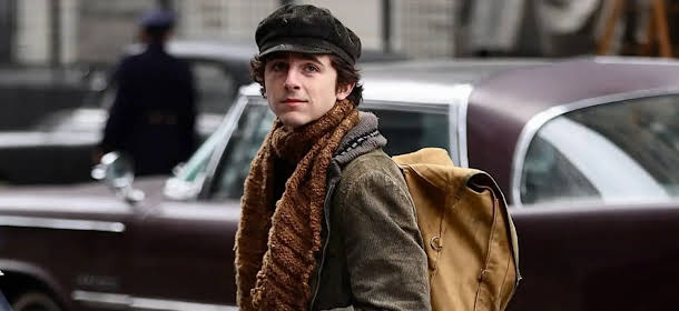 The first trailer for 'A Complete Unknown' has been released.