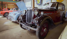 Bangers & Cash (S3 E10)