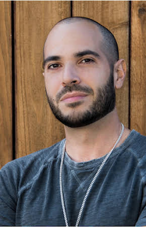 Sebastian Sozzi as Javier