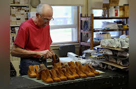 Extraordinary Stories Behind Everyday Things: Banjo, Tile, Baby Shoe