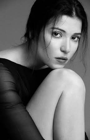 Selma Ergeç as 
