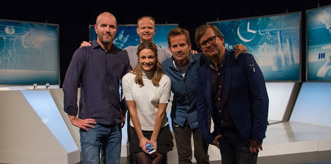 01:00: Brille (S3 E10) (S3) | TVNorge | 12/5 2025