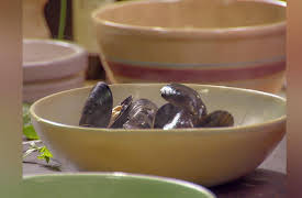 Secrets of a Restaurant Chef: The Secret to Steamed Mussels