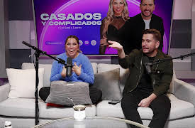Casados y Complicados con Santi y Laurita season-1: Al casarme, ¿me casé también con la familia de mi pareja?
