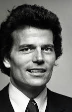 Patrick Wayne como Capt. James Butler Bonham