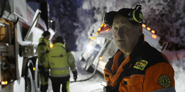 07:45: På glattisen (S5 E5) (S5) | Viasat 4 | 12/12 2025